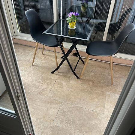 Studio Climatise Proche Port Et Plages 라론드레모레 외부 사진