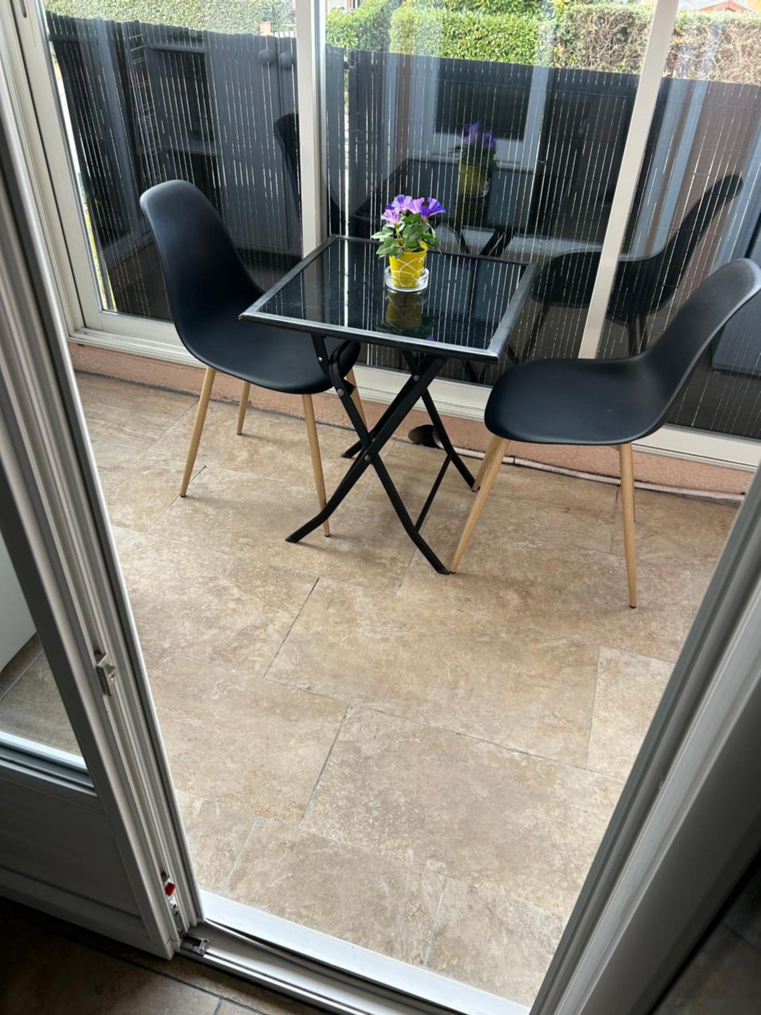 Studio Climatise Proche Port Et Plages 라론드레모레 외부 사진