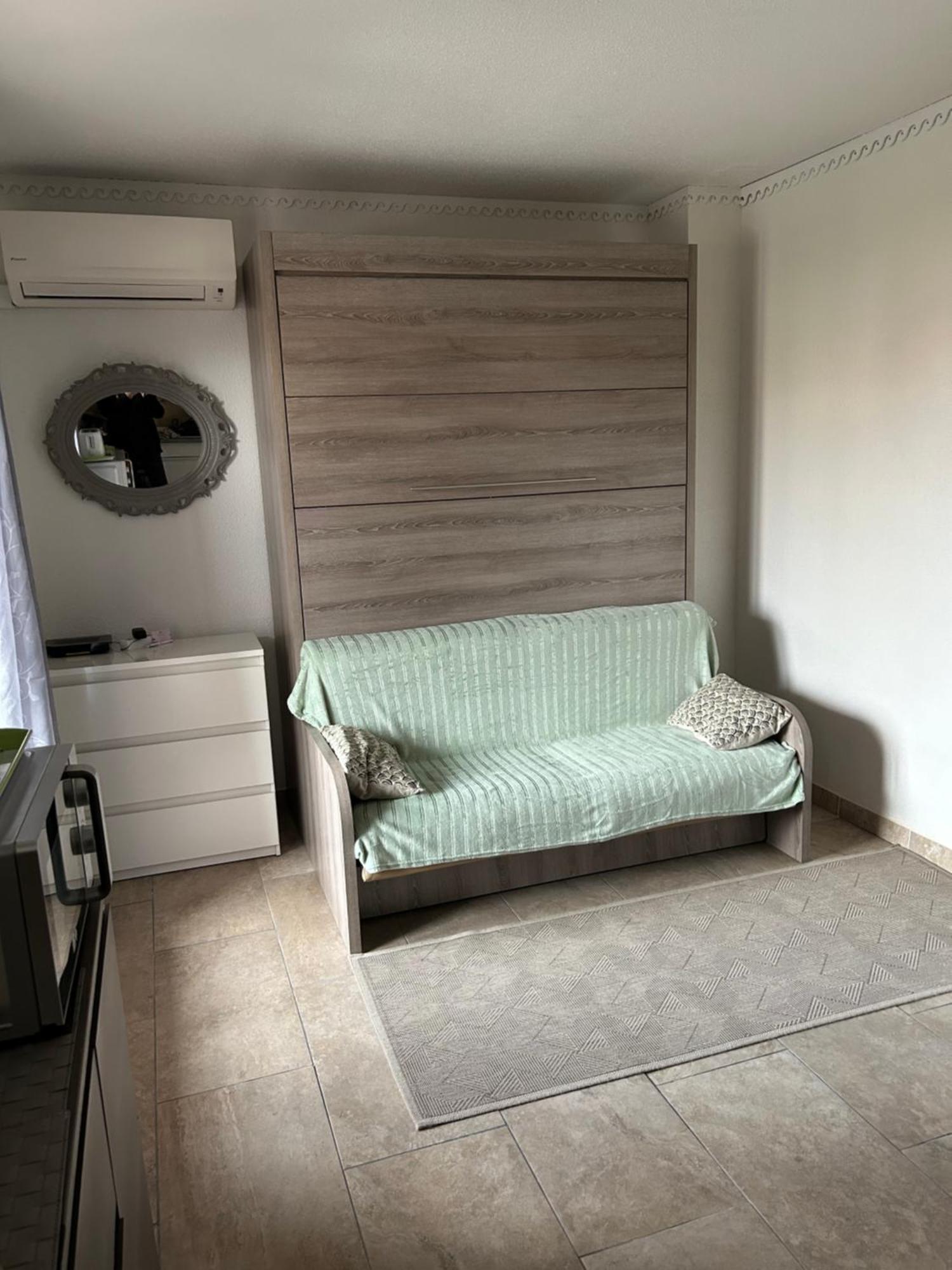 Studio Climatise Proche Port Et Plages 라론드레모레 외부 사진